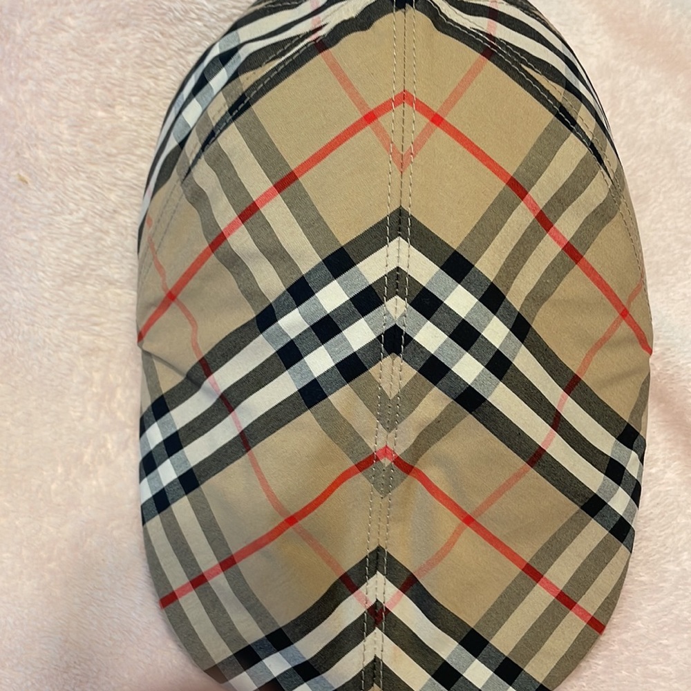 Brand New authentic  Burberry hat fresh out the boxs